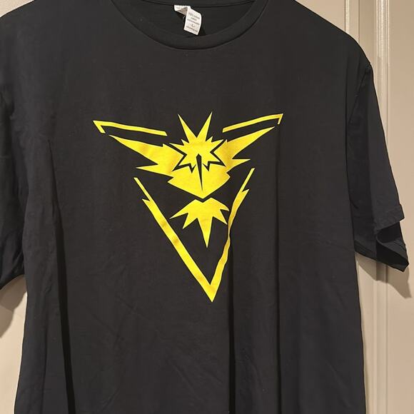 POKÉMON Team Instinct Sz L - Picture 3 of 5